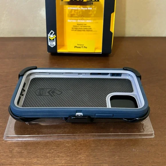 Otter Box Defender Rugged Protection iPhone 11 Pro Screenless Edition Navy Blue - Picture 8 of 12
